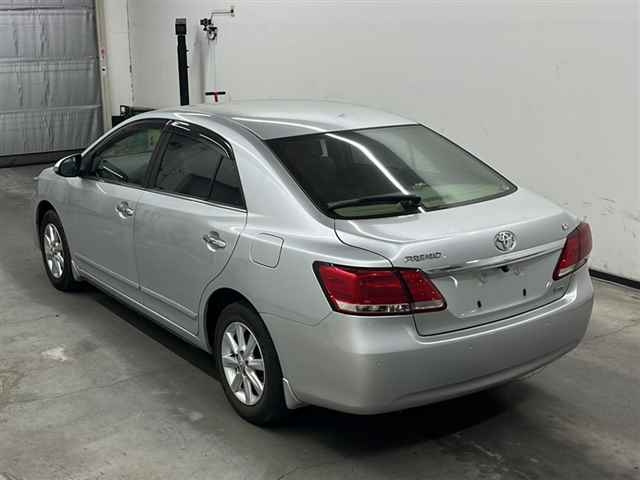 TOYOTA PREMIO 2018