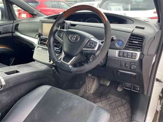 TOYOTA ESTIMA HYBRID 2016