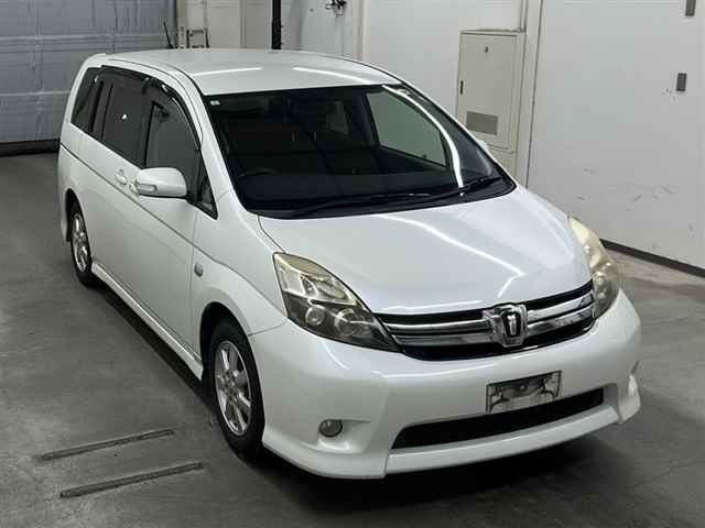 TOYOTA ISIS 2013