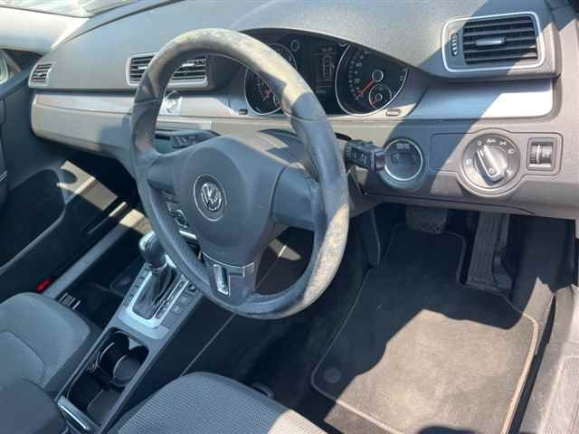 VOLKSWAGEN PASSAT 2013