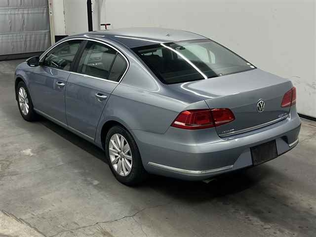 VOLKSWAGEN PASSAT 2013