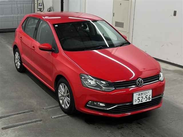 VOLKSWAGEN POLO 2015