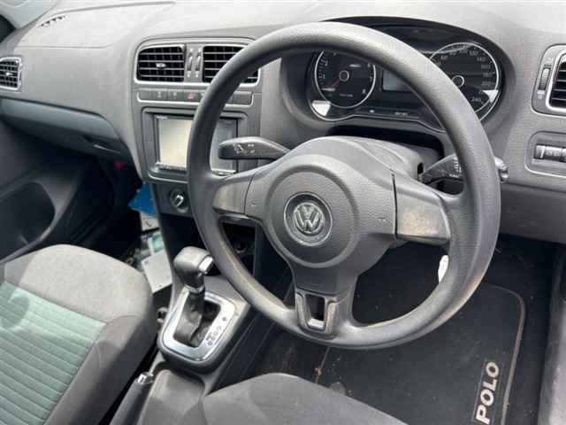VOLKSWAGEN POLO 2010