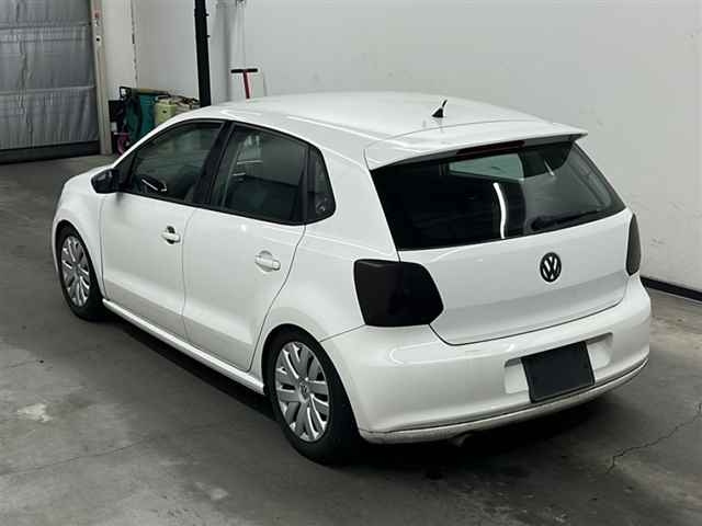 VOLKSWAGEN POLO 2010