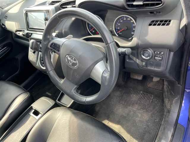 TOYOTA WISH 2016