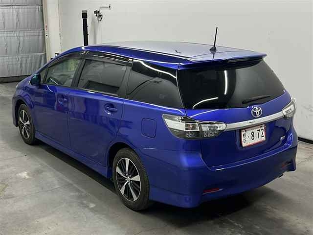 TOYOTA WISH 2016