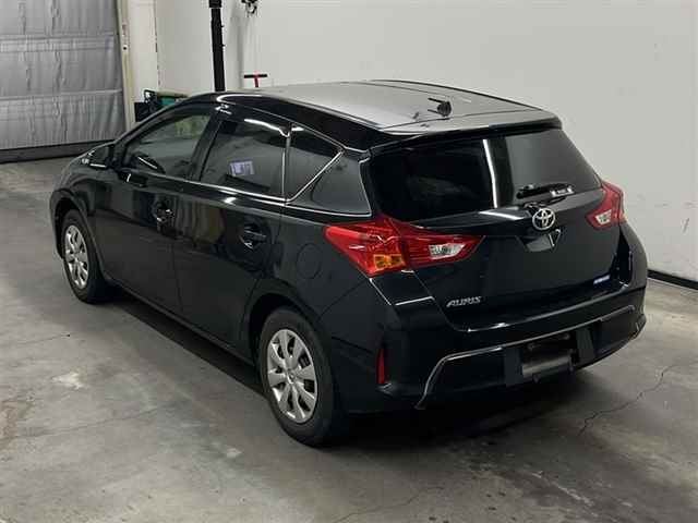 TOYOTA AURIS 2012