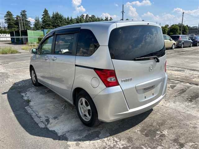 HONDA FREED 2010