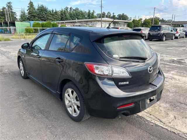 MAZDA AXELA 2010