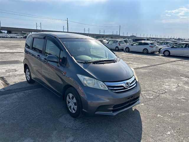 HONDA FREED 2012