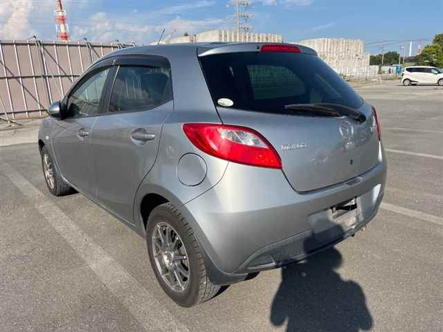 MAZDA DEMIO 2010