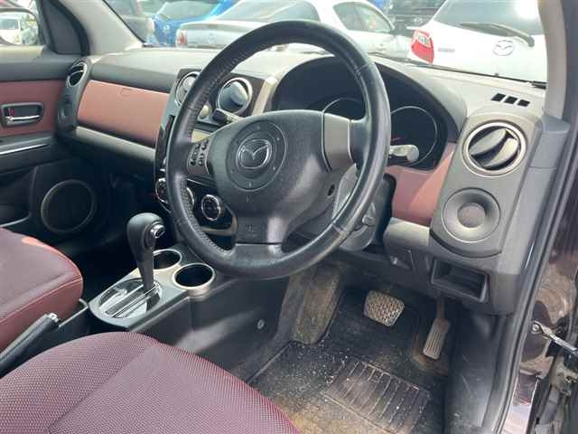 MAZDA VERISA 2010