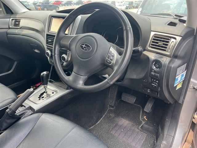 SUBARU FORESTER 2011