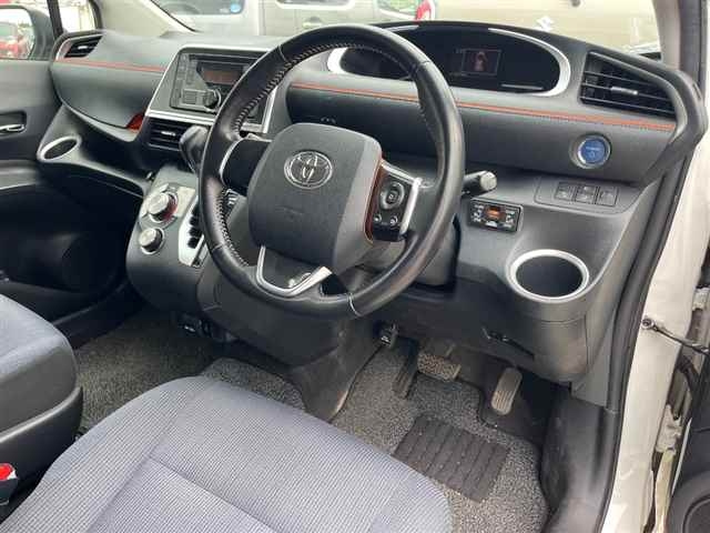 TOYOTA SIENTA 2015