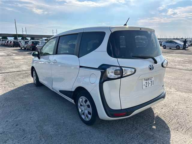 TOYOTA SIENTA 2015