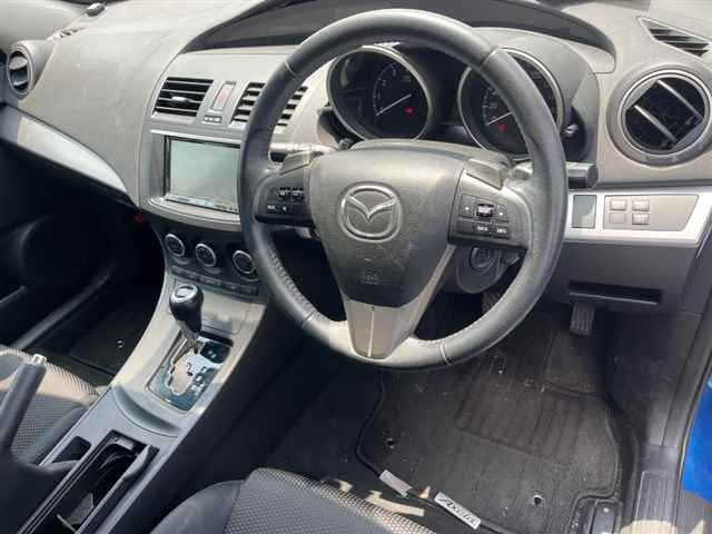 MAZDA AXELA 2012