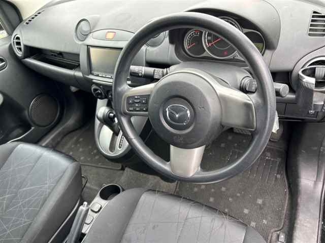 MAZDA DEMIO 2011