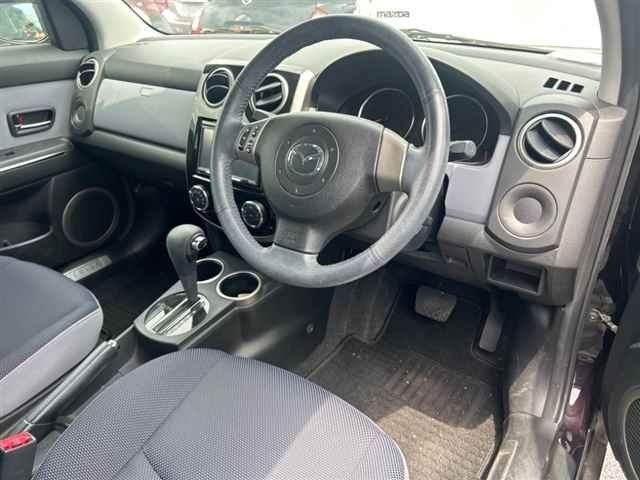 MAZDA VERISA 2010