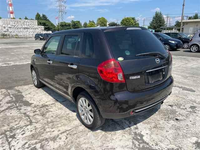 MAZDA VERISA 2010