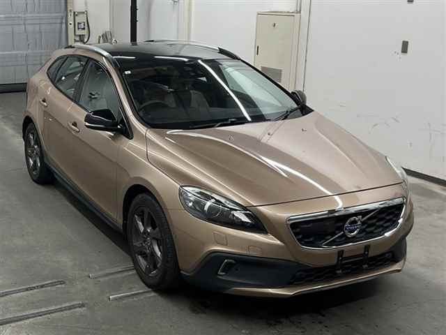 VOLVO V40 2013