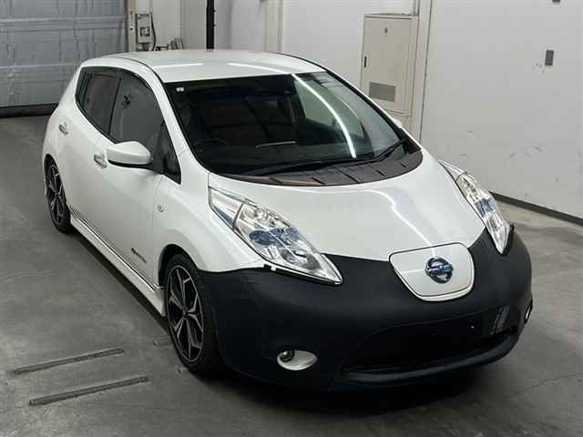 NISSAN LEAF 2017