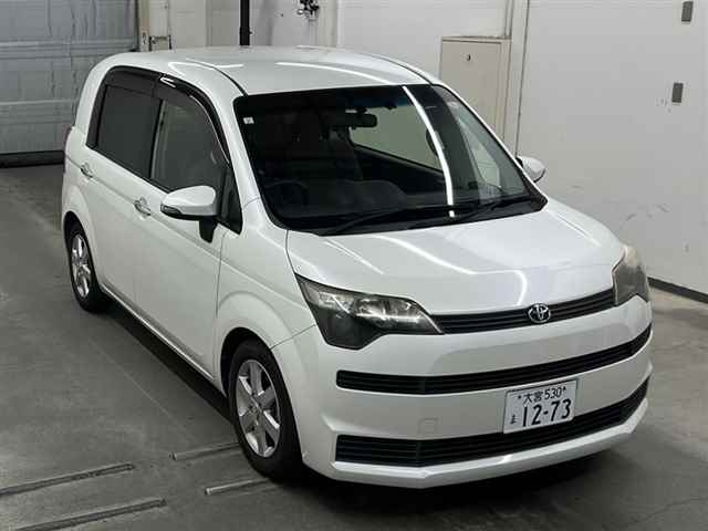 TOYOTA SPADE 2013