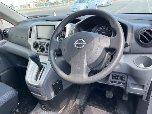 NISSAN NV200 2022
