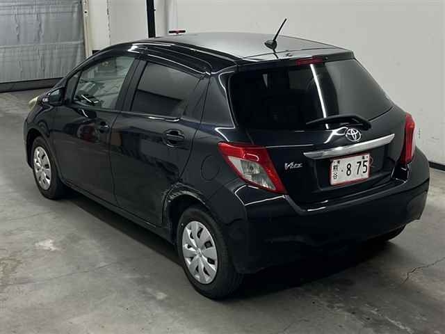 TOYOTA VITZ 2011