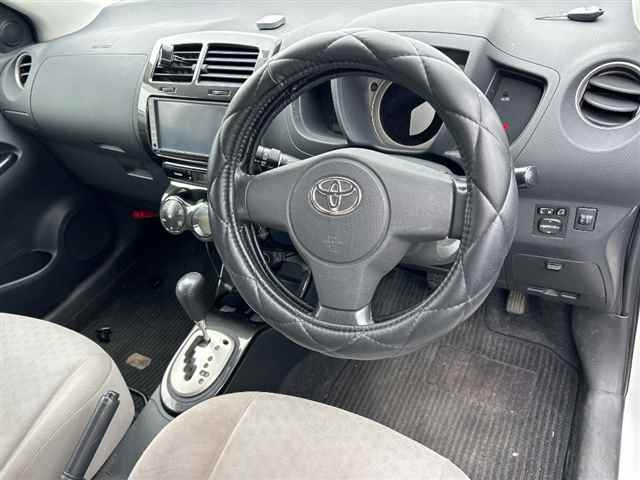 TOYOTA IST 2008