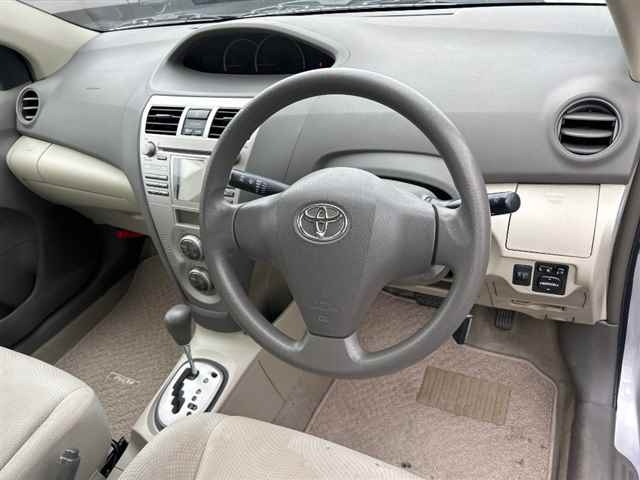 TOYOTA BELTA 2010