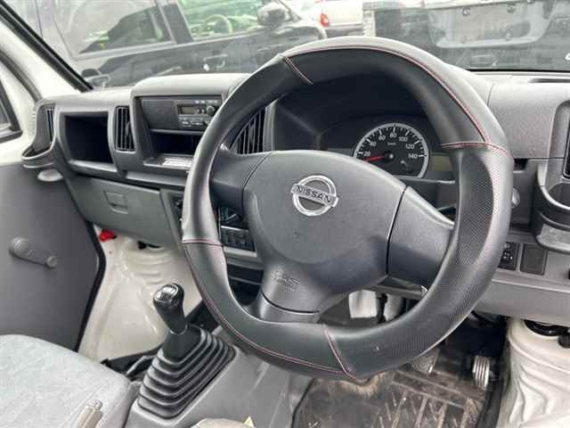NISSAN CLIPPER TRUCK 2013