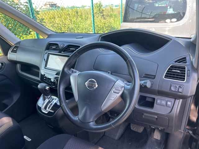 NISSAN SERENA 2013