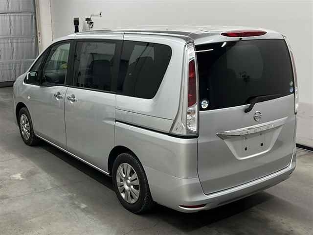 NISSAN SERENA 2011