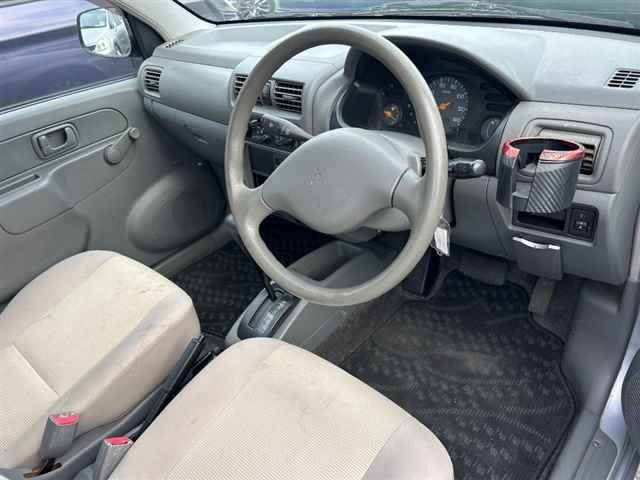 MITSUBISHI MINICA 2011