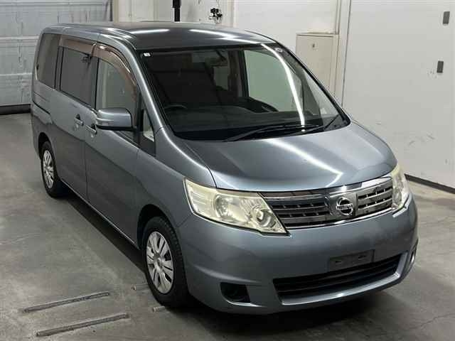 NISSAN SERENA 2010