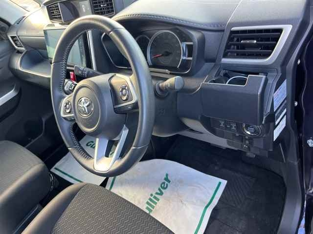 TOYOTA ROOMY 2022