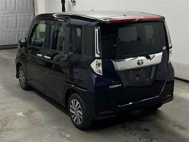 TOYOTA ROOMY 2022