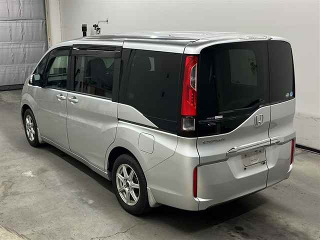 HONDA STEP WAGON 2016