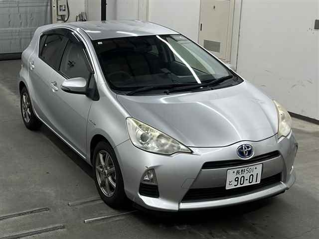 TOYOTA AQUA 2012