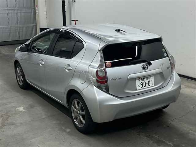 TOYOTA AQUA 2012