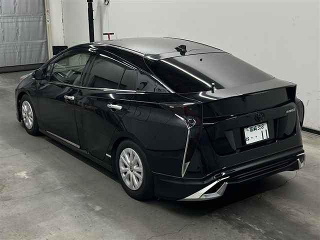 TOYOTA PRIUS 2017