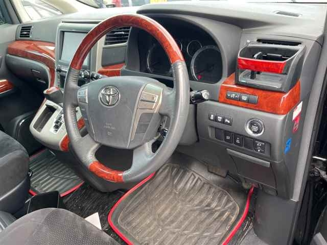 TOYOTA ALPHARD 2010