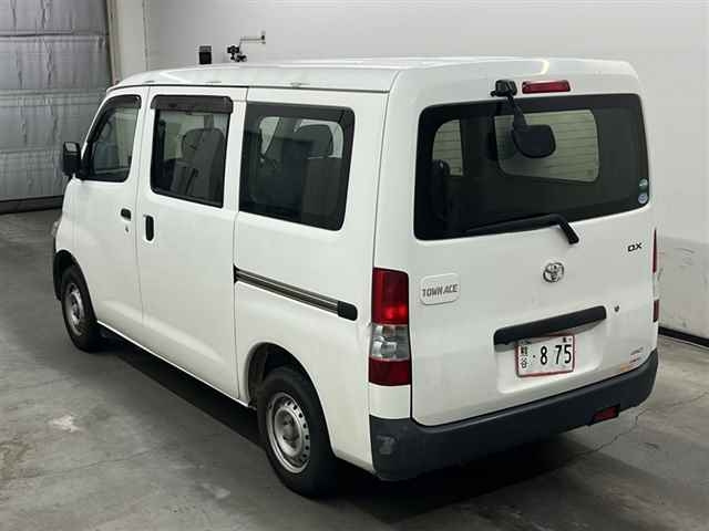 TOYOTA TOWN ACE VAN 2016