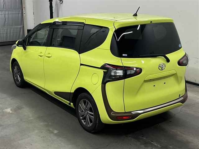 TOYOTA SIENTA 2016