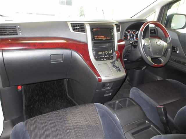 TOYOTA VELLFIRE 2008