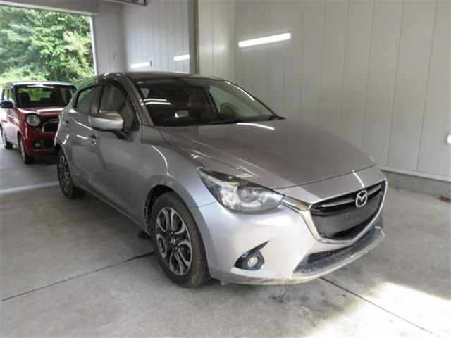 MAZDA DEMIO 2016