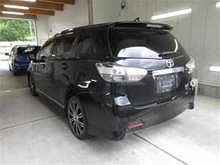 TOYOTA WISH 2010
