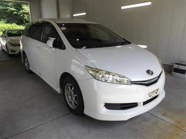 TOYOTA WISH 2013