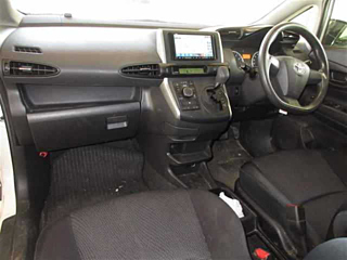 TOYOTA WISH 2013