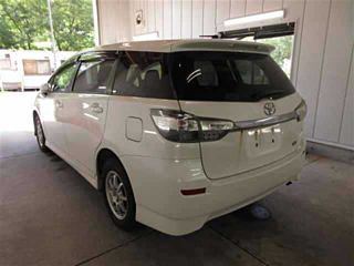 TOYOTA WISH 2013